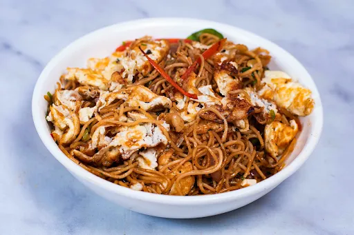 Egg Fried Noodles (415 - 475 Gm Apx)+ Cold Beverage