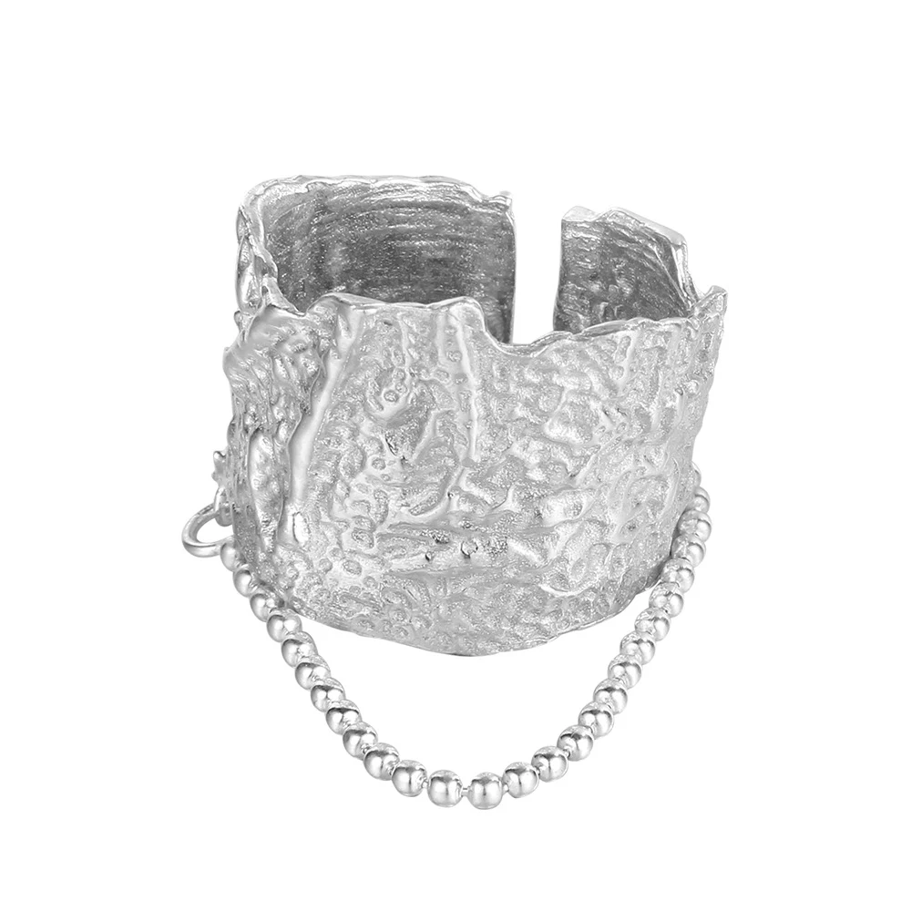 Title 2, Normcore Ring met Aluminiumfolie Textuur. Minim...