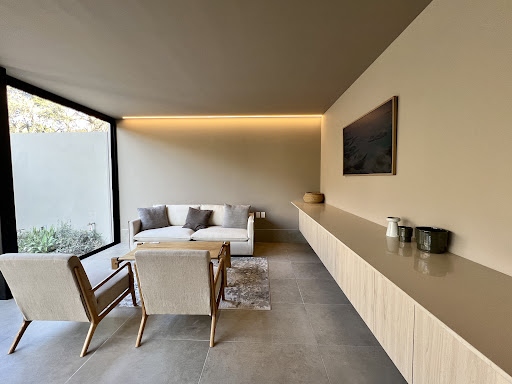 Contemporary house with garden 5