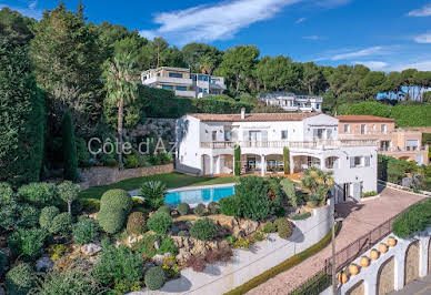 Maison avec piscine et terrasse 2