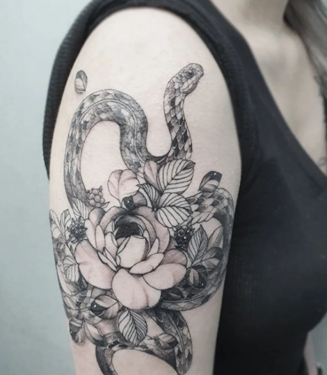 Amazing French Tattoo Design On Shoulder