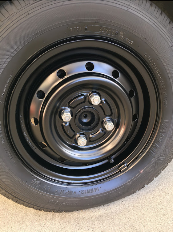 エブリイバンのホイール交換・洗車・車高調整に関するカスタム事例の投稿画像1枚目