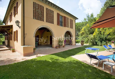 Villa with pool and garden 2