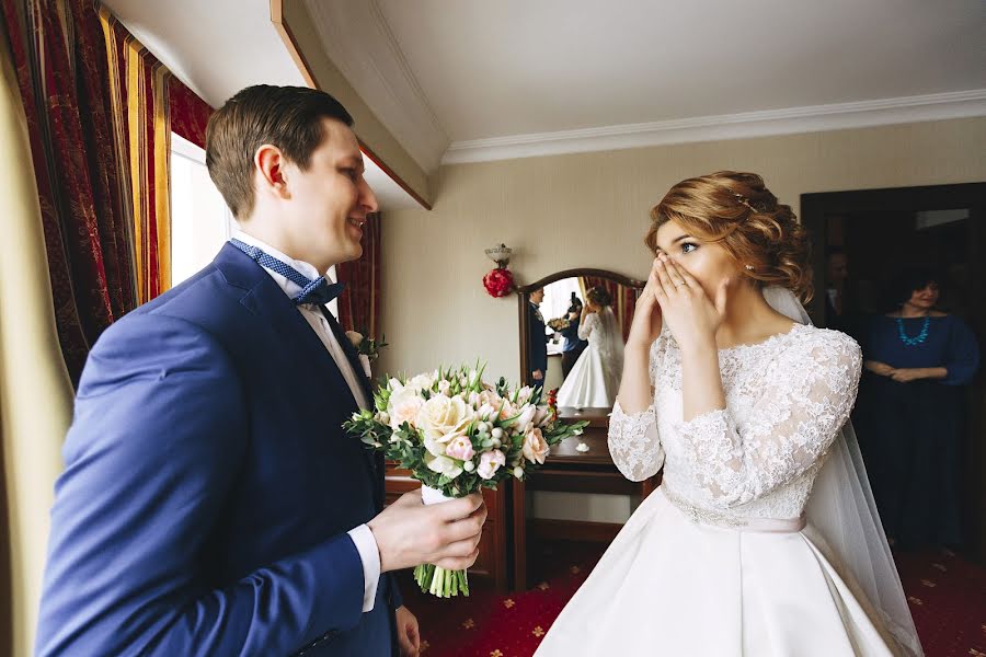 Fotógrafo de casamento Olesya Malienko (andromeda86). Foto de 27 de março 2017