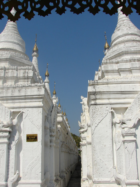 kuthodaw pagoda mandalay