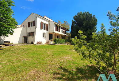 Maison avec piscine et terrasse 11