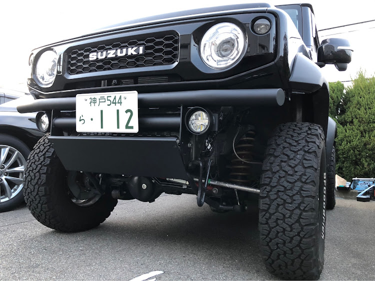 ジムニーシエラのフロントバンパー交換・左斜め前写真展・右斜め前写真展・DIYに関するカスタム事例の投稿画像4枚目
