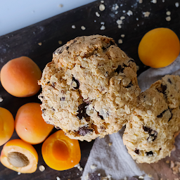 Vegan Oat and Apricot Cookie