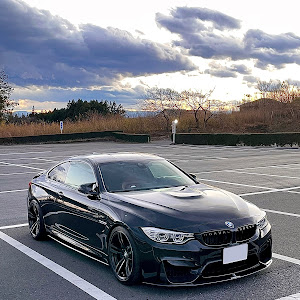 M4 クーペ F82