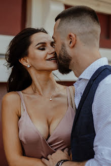 Wedding photographer Viktor Lazutin (lazutin). Photo of 15 April 2020