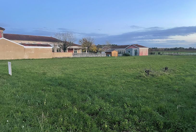  Vente Terrain à bâtir - 900m² à Saugon (33920) 