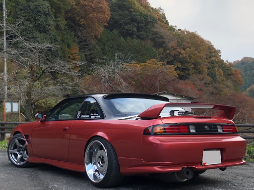シルビア S14 後期のドリ車 シャコタンに憧れて 引っ張りタイヤ 紅葉と愛車 アクセレラに関するカスタム メンテナンスの投稿画像 車 のカスタム情報はcartune
