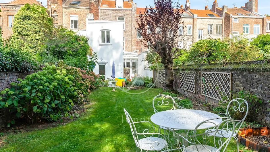 Vente maison 10 pièces 276 m² à Lille (59000), 750 000 €