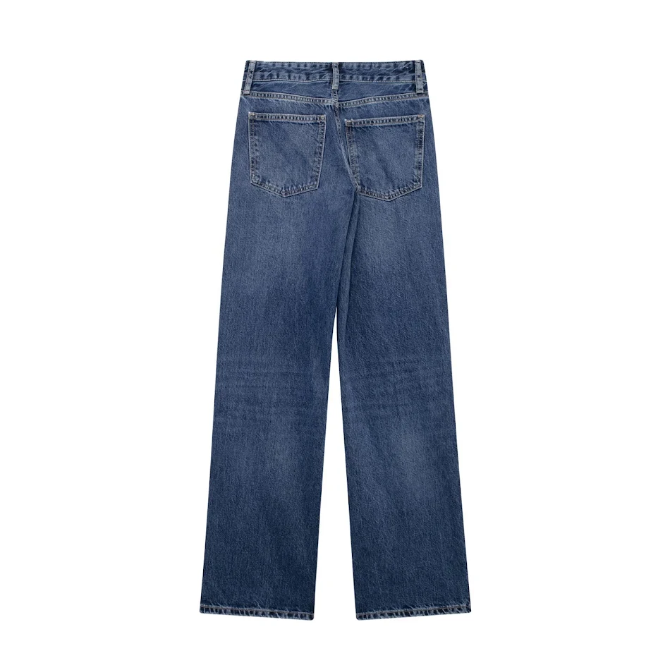Pantalon en jean polyvalent taille mi-haute, jambe large et droite. Confort et style assurés pour toutes les occasions. Un indispensable de votre garde-robe.