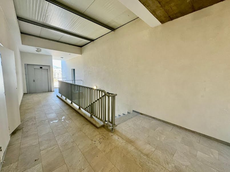 Location  locaux professionnels  231 m² à Bastia (20200), 3 229 €