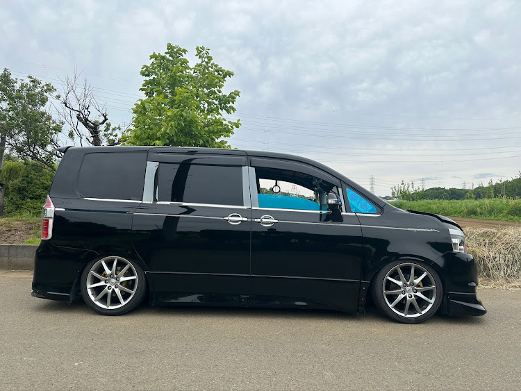 ヴォクシーの低そうで低くない普通の車・DIY・車高調交換・キャンマシに関するカスタム事例の投稿画像5枚目