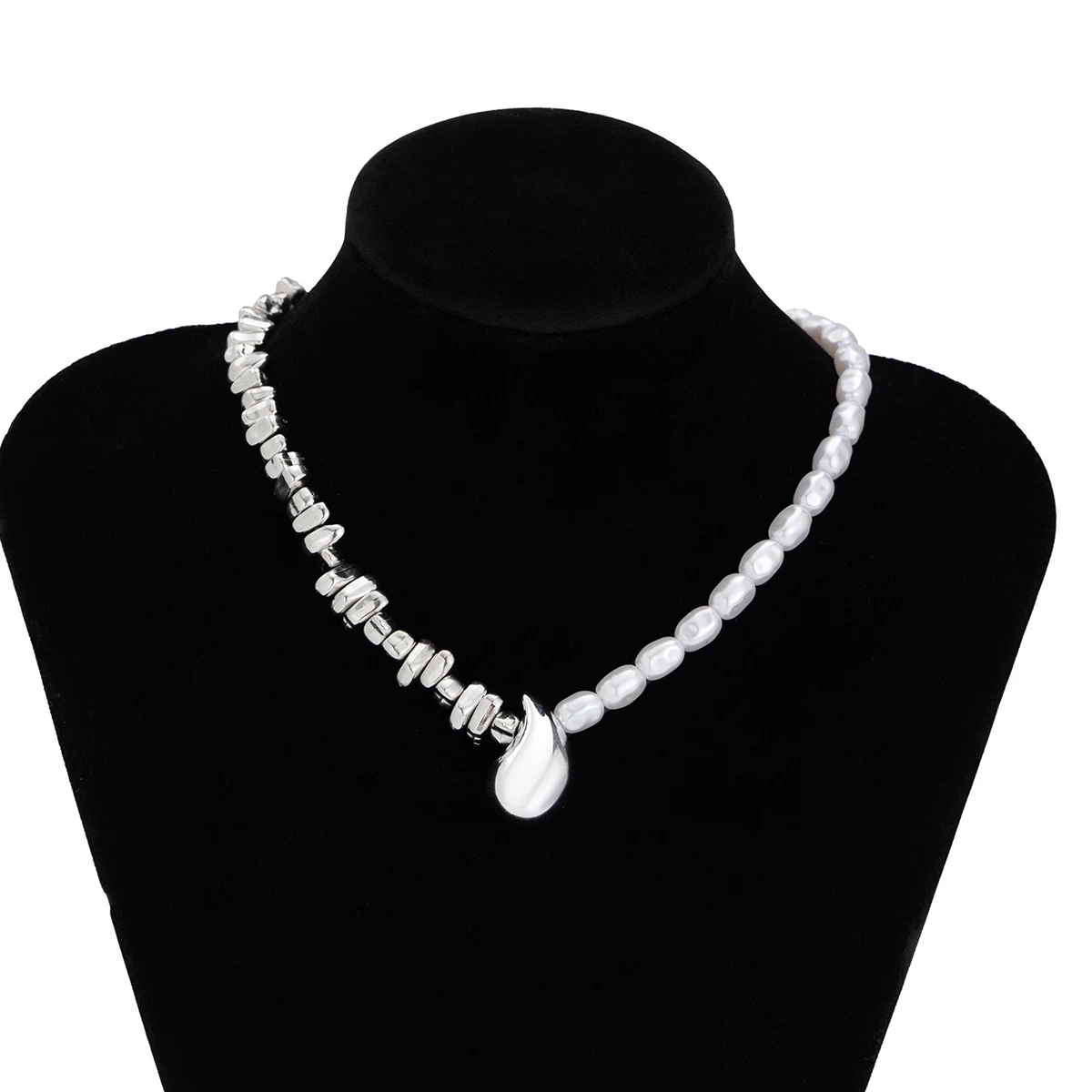 Title 2, CCB Pearl Suit Ketting Geometry, elegante dames...