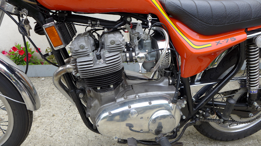 Vue du moteur de Triumph Hurricane côté gauche.