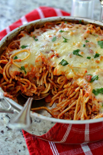 Baked Spaghetti is an easy family friendly meal that combines Italian sausage, marinara and mozzarella.