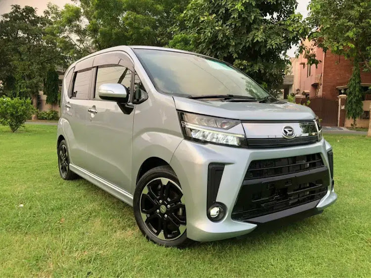 🇪🇺Y.sanさんが投稿したLA150s・LA160S・ムーヴカスタム・顔面移植・海外の日本車に関するカスタム事例の投稿画像1枚目