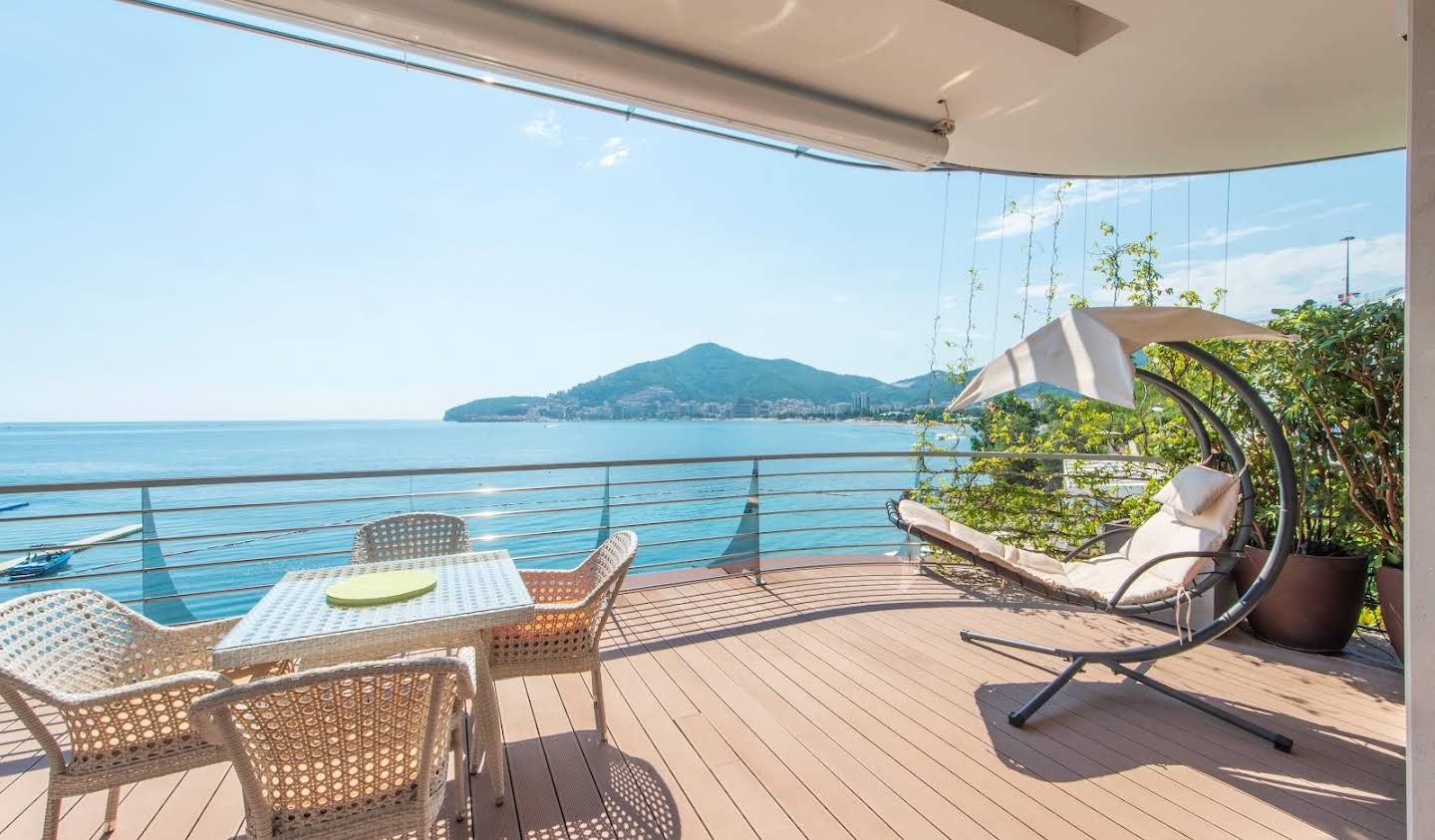 Apartment with terrace Budva