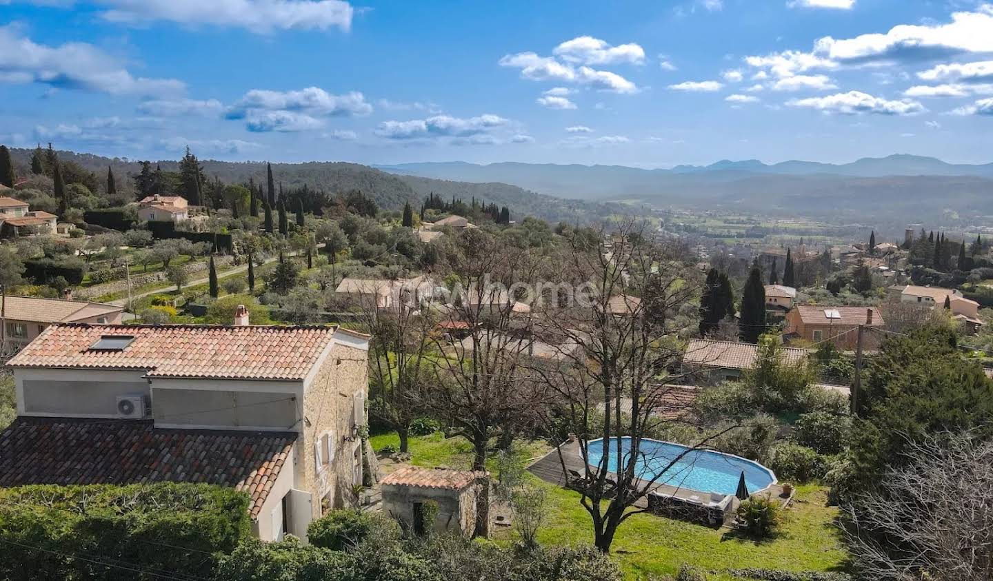 Maison avec piscine Tourrettes