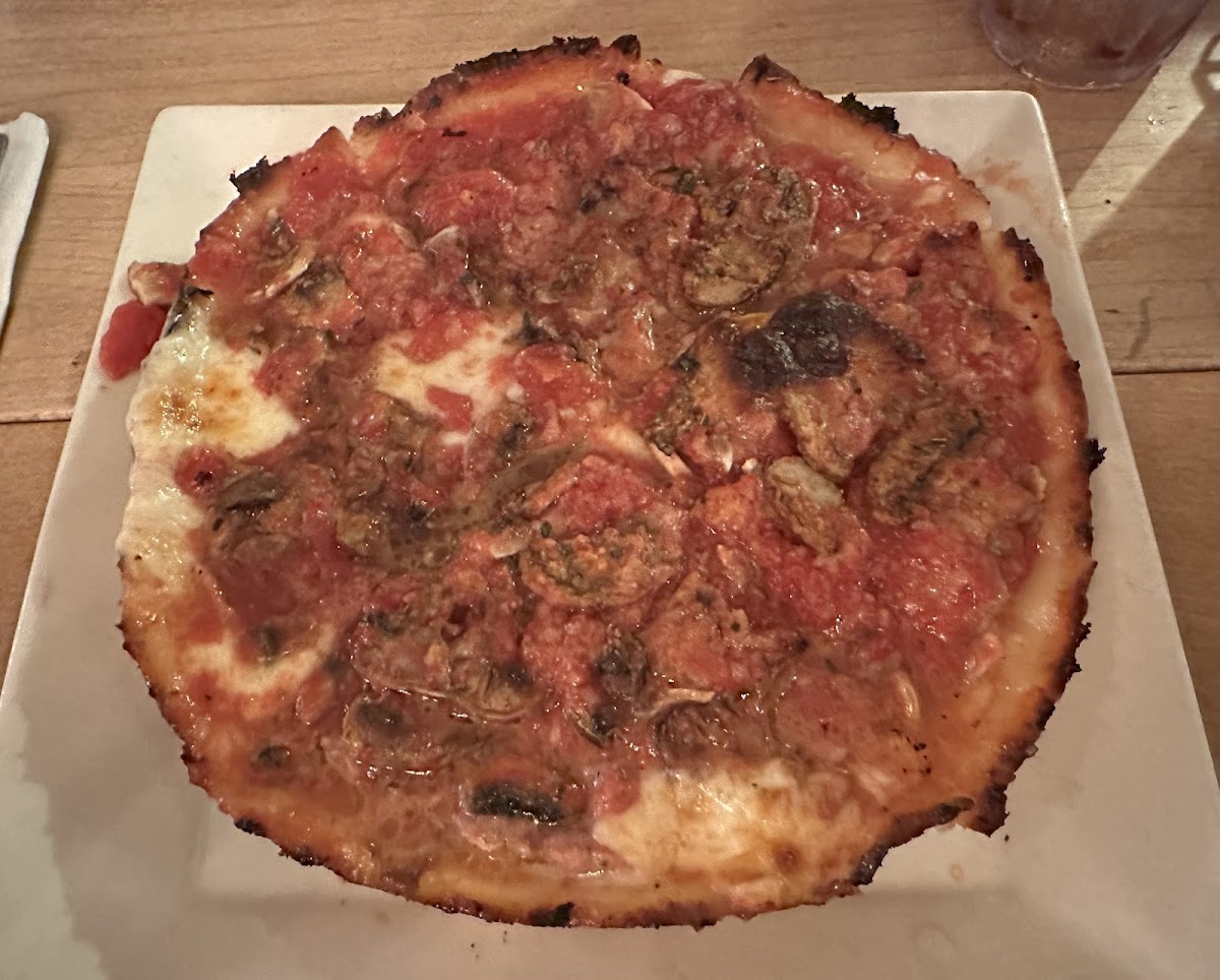 GF Deep Dish Chicago Classic + Mushrooms