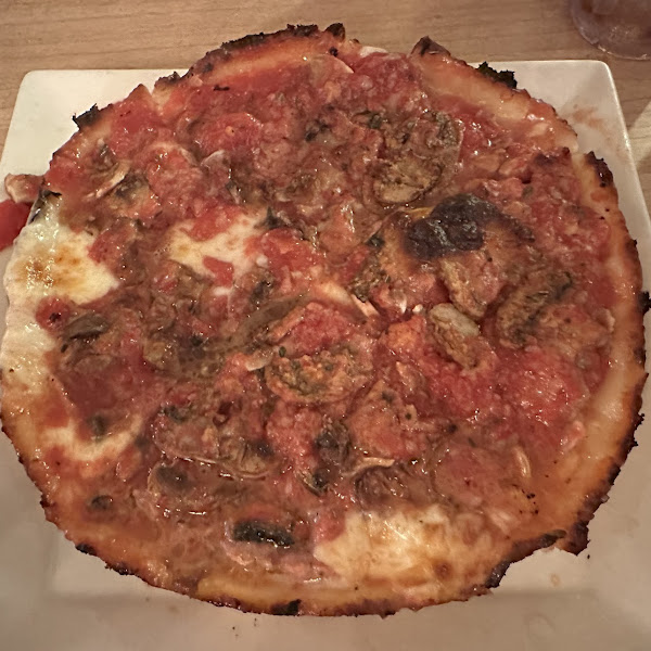 GF Deep Dish Chicago Classic + Mushrooms