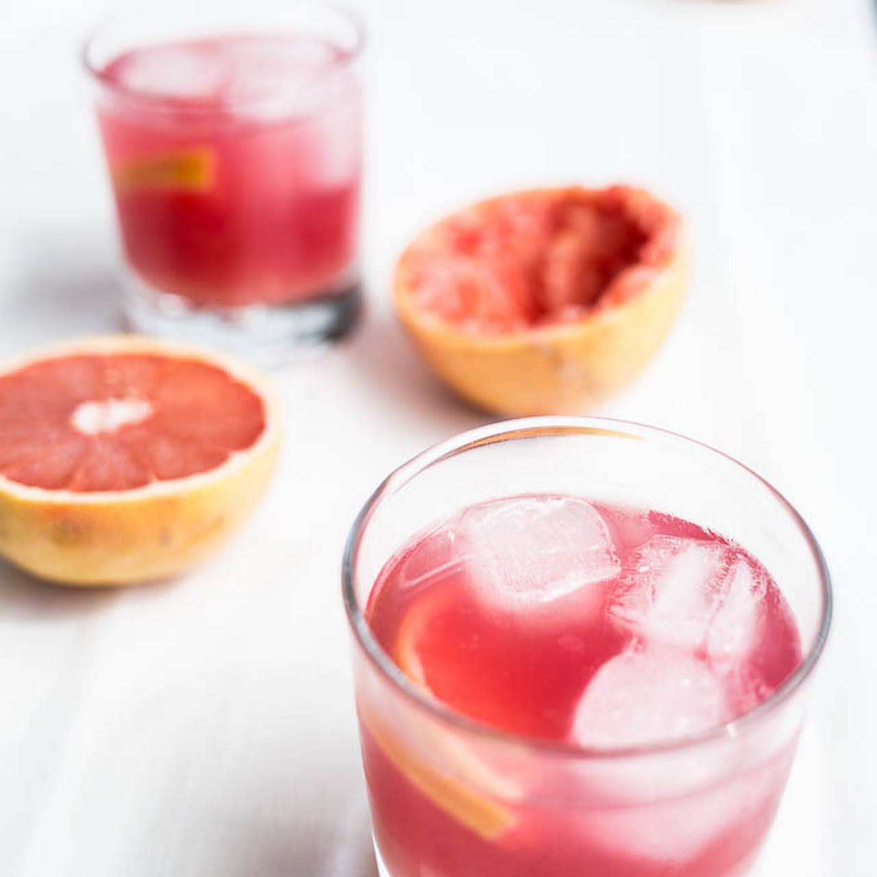 Sparkling Grapefruit, Elderflower & Rosé Vodka Cocktail • The