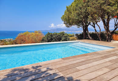 Villa avec piscine en bord de mer 8