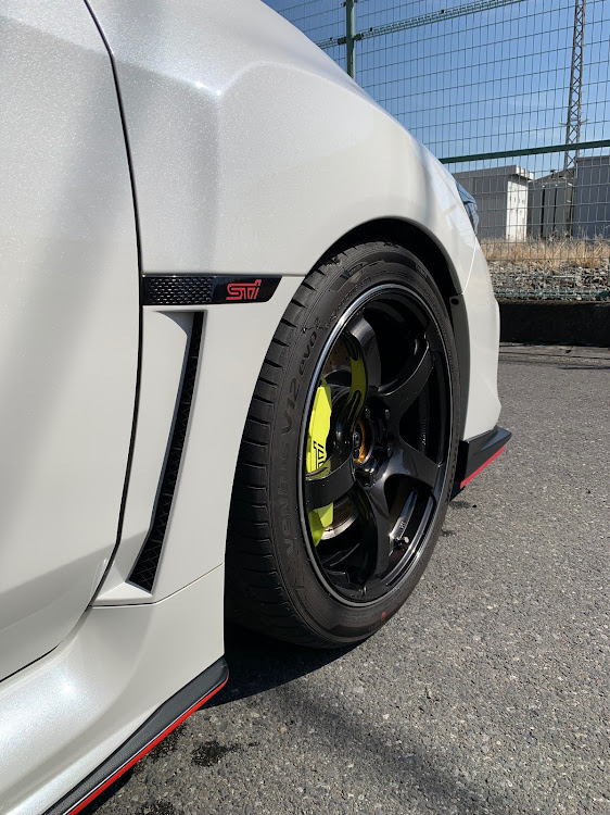 WRX STIのタイヤ交換・タイヤリフター クルピタ丸・アドバンレーシングTC-4・洗車・魔王に関するカスタム事例の投稿画像6枚目