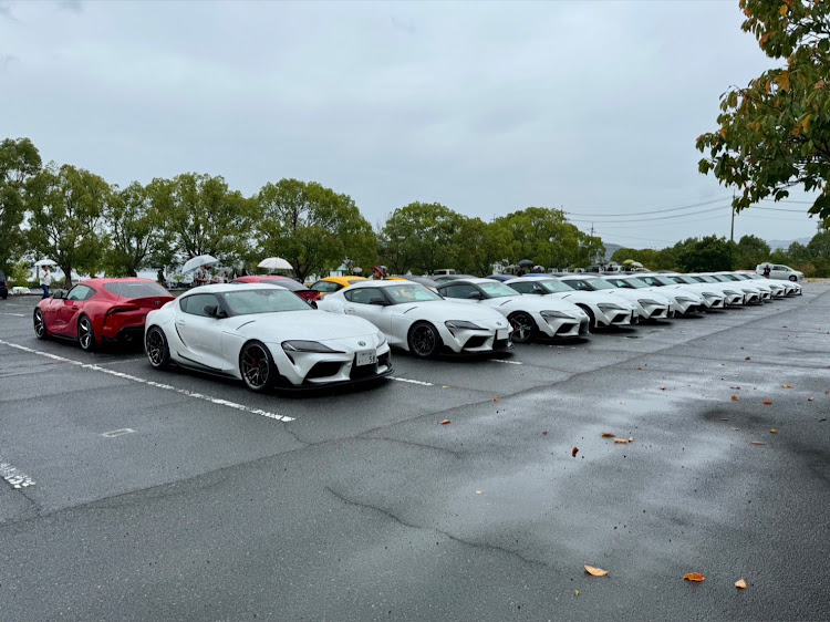 スープラのG025・RECARO・ASM・MOMOステ・MTお疲れ様でしたに関するカスタム事例の投稿画像3枚目