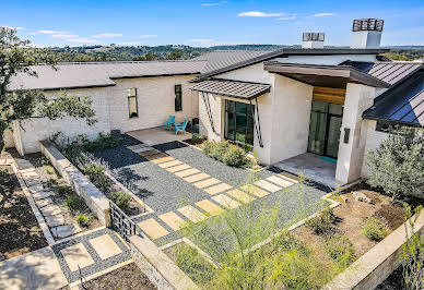 House with pool and terrace 5