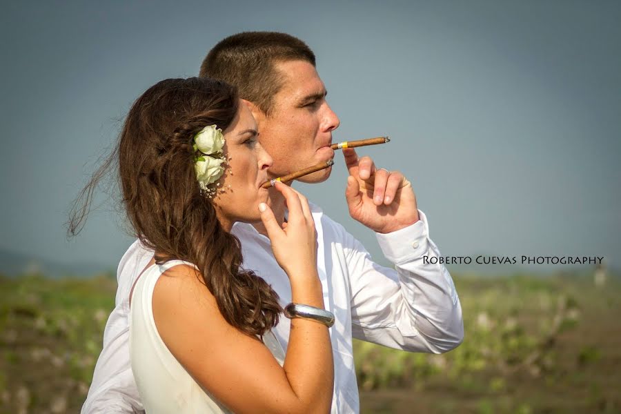 Wedding photographer Roberto Cuevas (roberto-cuevas). Photo of 20 July 2019