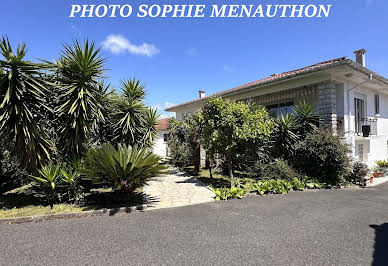 Maison avec terrasse 1