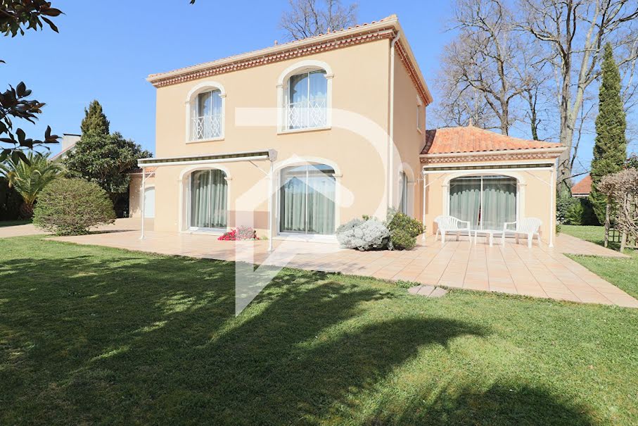 Vente maison 4 pièces 204 m² à Lescar (64230), 576 000 €