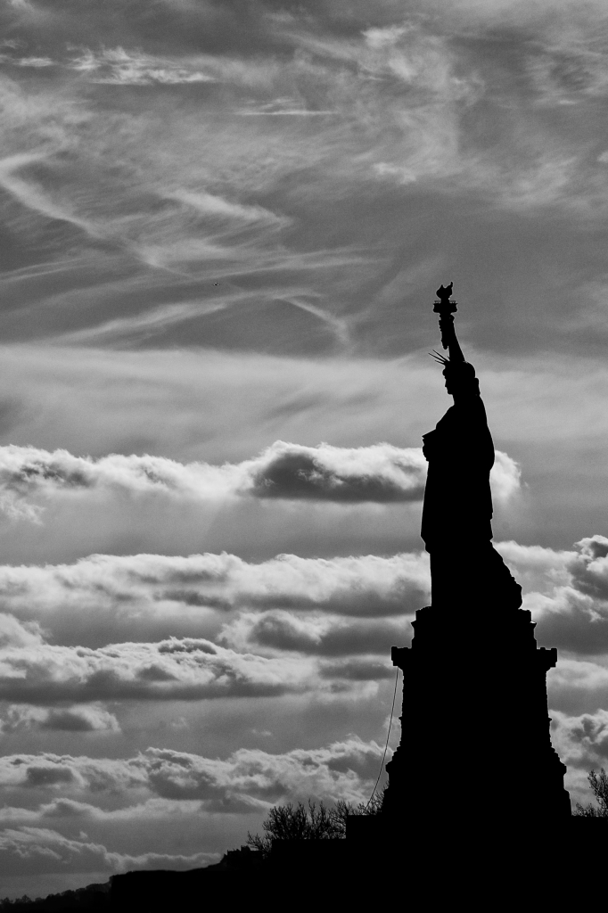 American Liberty Silhouette di Andrea Izzotti