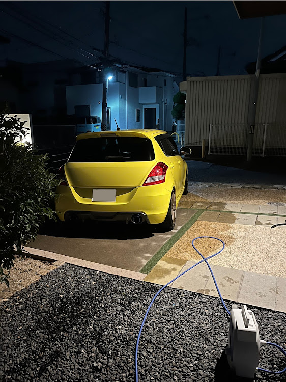 スイフトスポーツの夜中の洗車・成長記録に関するカスタム事例の投稿画像2枚目