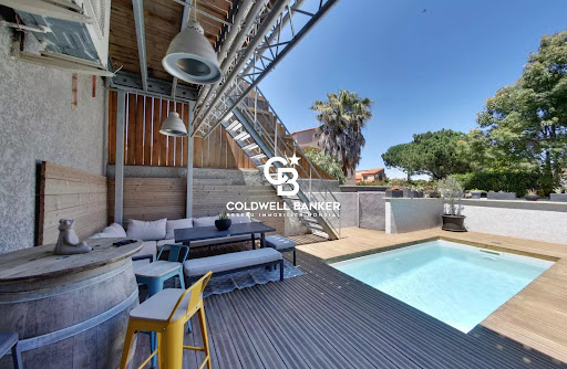 House with pool 2