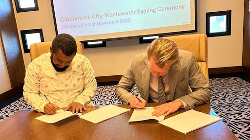 Dire Dawa Water Authority CEO and Nedamco Ethiopia CEO signing the agreement (Photo: Business Wire)