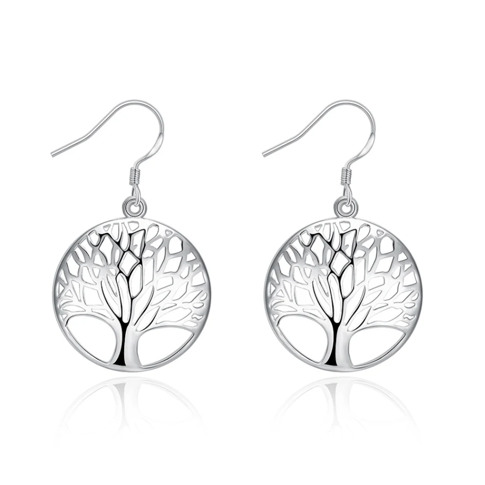 Boomvormige oorbellen voor modieuze dames. Voeg een vleugje natuur toe aan je stijl met deze elegante oorbellen en benadruk je uitstraling.