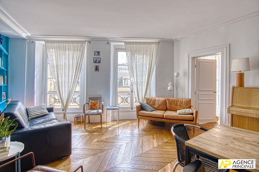 Location  appartement 4 pièces 82.43 m² à Versailles (78000), 2 350 €