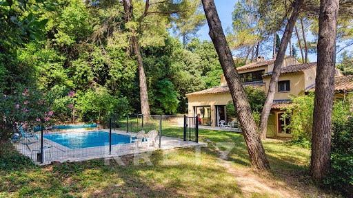 House with pool and garden 1