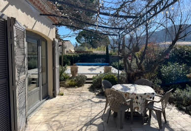 Maison avec piscine et terrasse 2