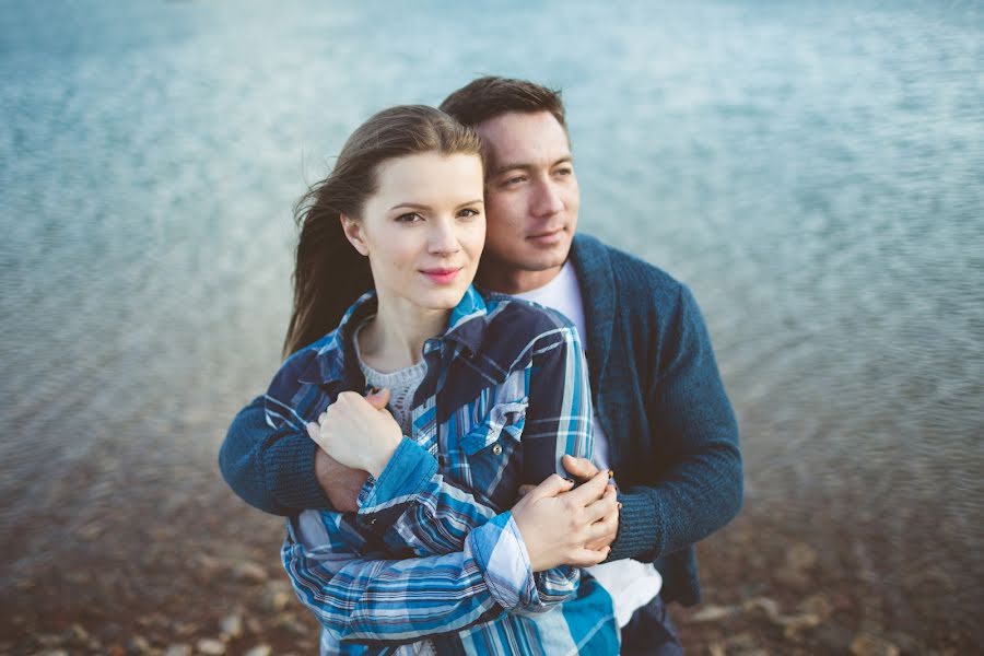 Fotógrafo de casamento Oksana Shuvalova (oksanashuvalova). Foto de 3 de agosto 2017