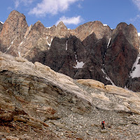 Un uomo solo nella valle di 