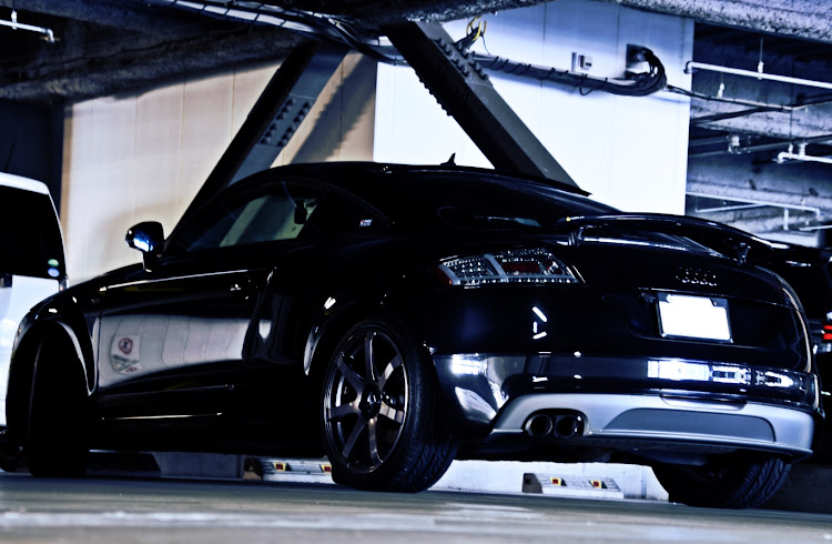 TT クーペの写真・立体駐車場・立体駐車場盛れる・愛車撮影・デジイチに関するカスタム事例の投稿画像2枚目