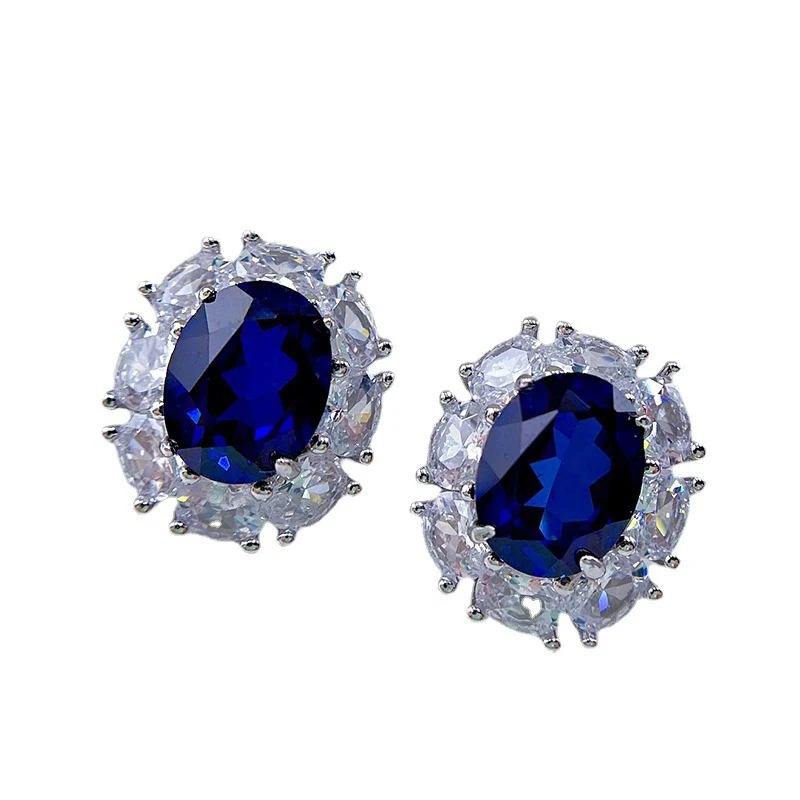 925 Tremella Naušnice sa safirom Simple, jednostavna elegancija. Idealne za svaki dan, naglašavaju vašu prirodnu lepotu sa safirom.