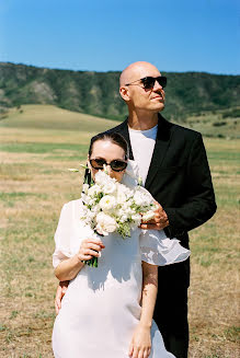 Fotógrafo de casamento Sofiko Kolomiyceva (ksonia). Foto de 16 de fevereiro