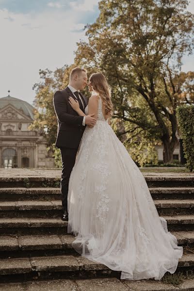 Fotografo di matrimoni Zsanett Séllei (selleizsanett). Foto del 5 dicembre 2022